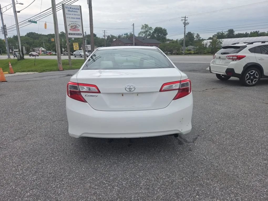 Used 2013 Toyota Camry LE FWD image 5