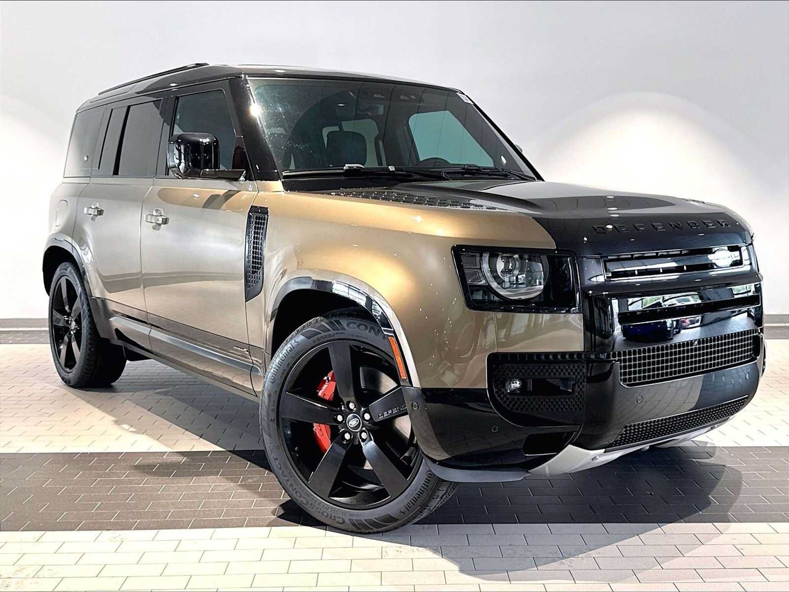 Used 2023 Land Rover Defender 110 X AWD/4WD image 12