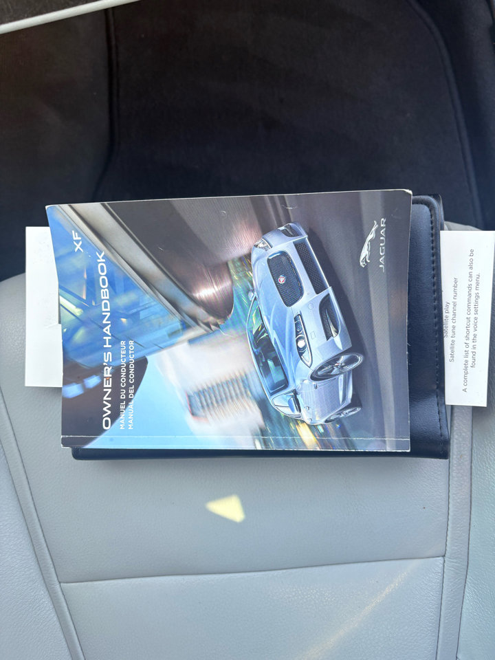 Used 2015 Jaguar XF Premium image 13