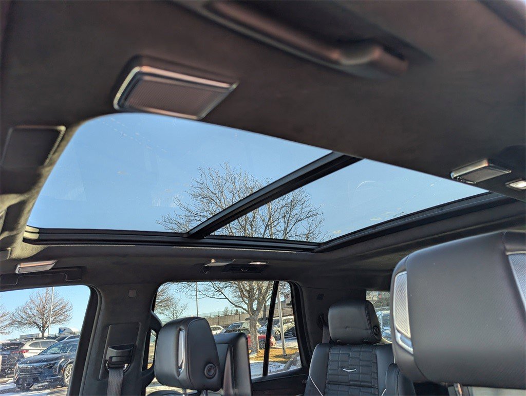 Certified 2022 Cadillac Escalade Sport Platinum w/ Heavy-Duty Trailer Package image 15