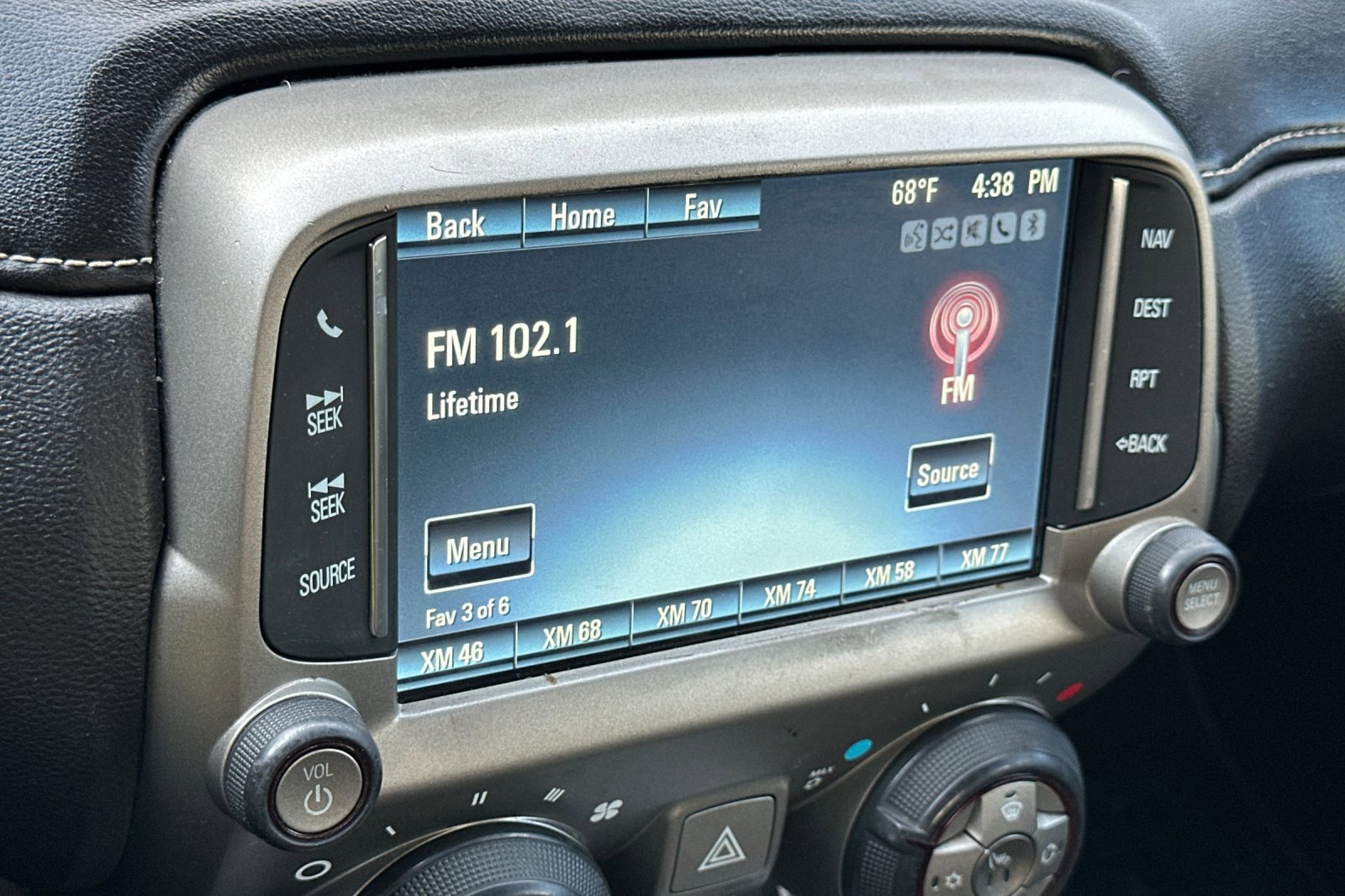 Used 2015 Chevrolet Camaro SS image 25