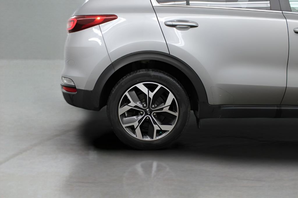 Used 2022 Kia Sportage EX w/ EX Technology Package image 14