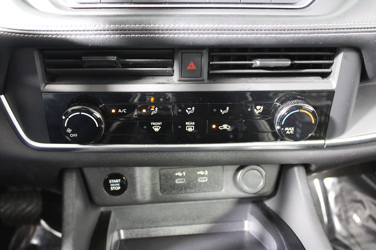 Used 2024 Nissan Rogue S FWD image 13