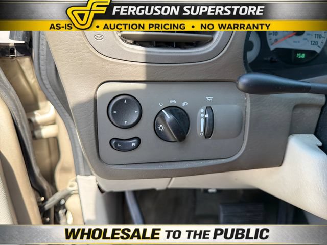 Used 2006 Chrysler Town & Country Touring FWD image 14