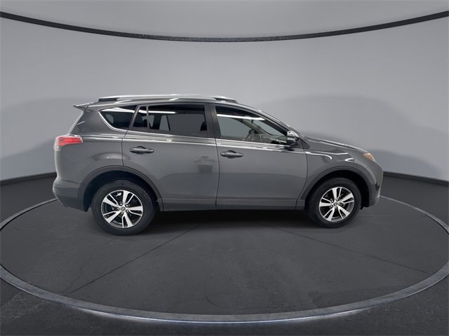 Used 2018 Toyota RAV4 XLE image 9