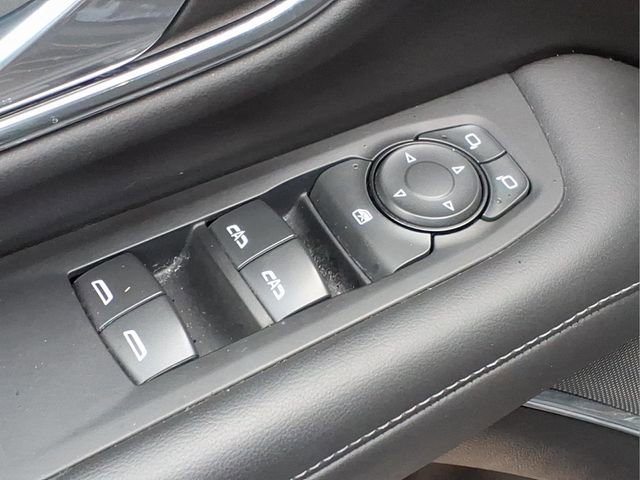 Used 2023 GMC Yukon SLE w/ Gmc Pro Safety Plus Package image 17