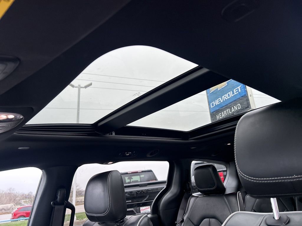 Used 2024 Chrysler Pacifica Premium image 20