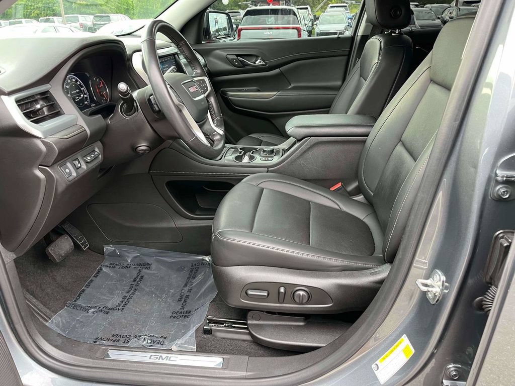 Used 2021 GMC Acadia SLT w/ Technology Package AWD/4WD image 17