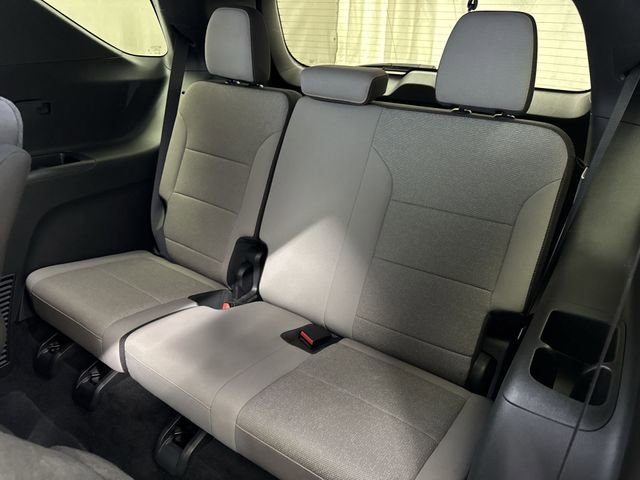 Certified 2025 Chevrolet Traverse LT FWD image 14
