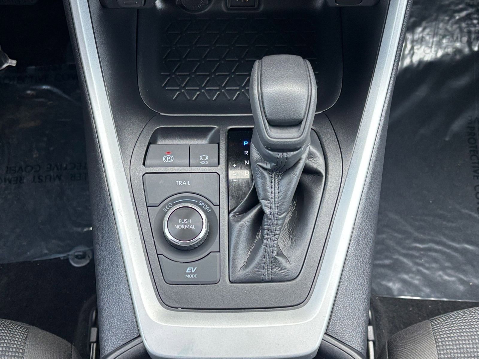 Used 2025 Toyota RAV4 LE image 37