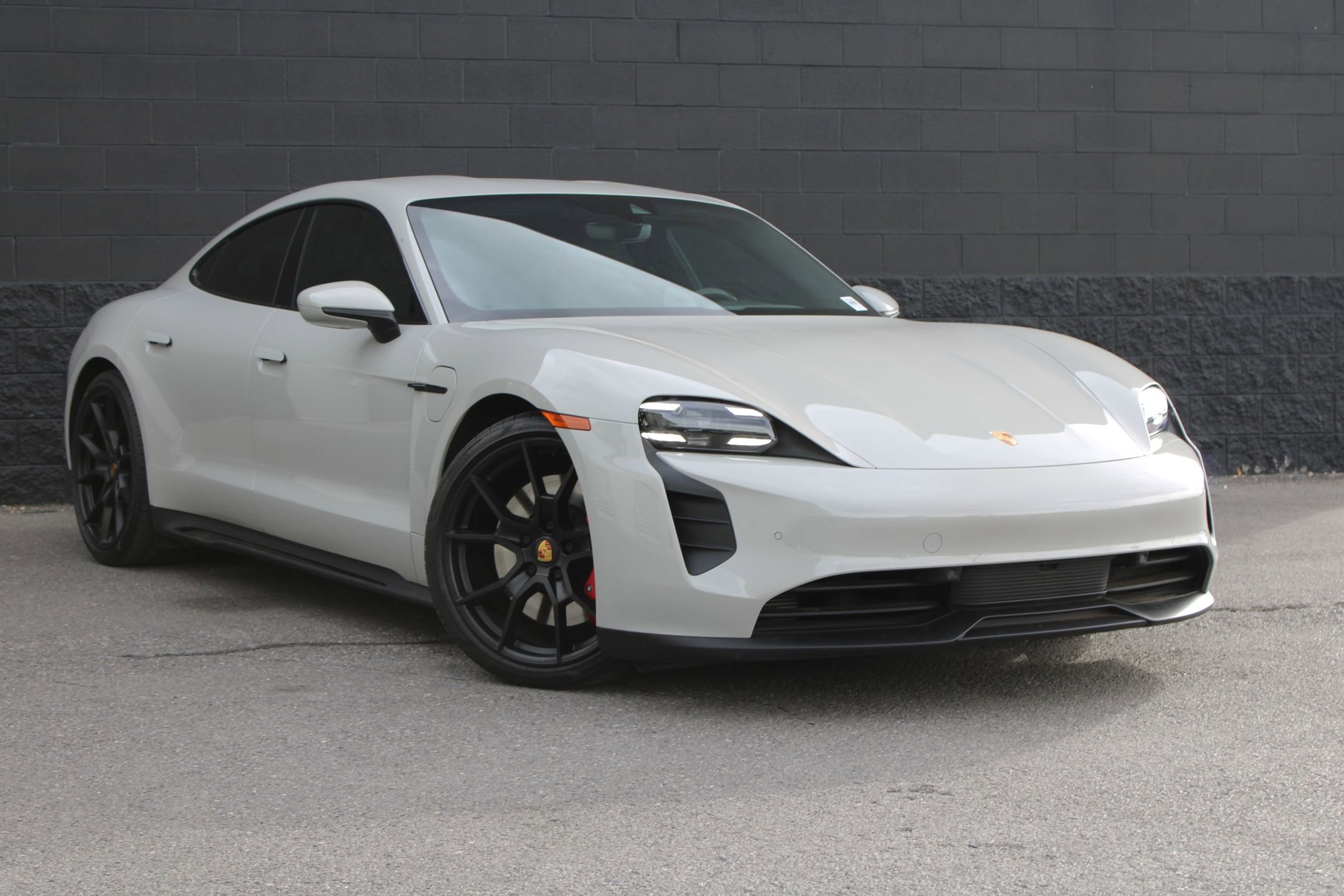 Used 2023 Porsche Taycan GTS image 7