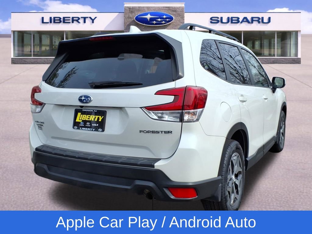Certified 2023 Subaru Forester Premium image 9