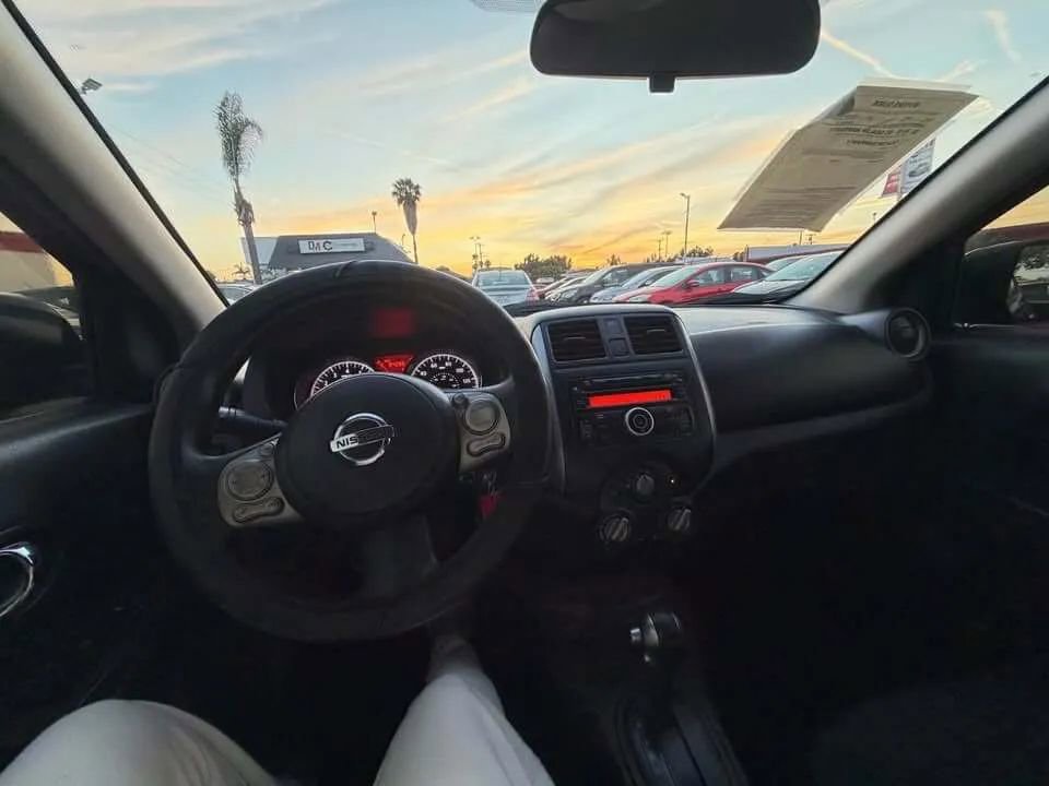 Used 2013 Nissan Versa SV w/ Convenience Pkg FWD image 6