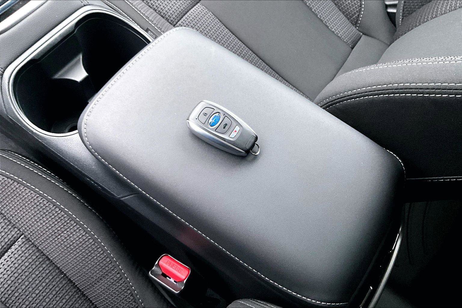 Used 2025 Subaru Outback Premium image 11