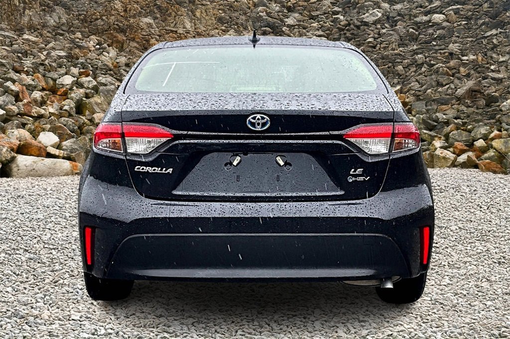 Used 2025 Toyota Corolla LE image 4