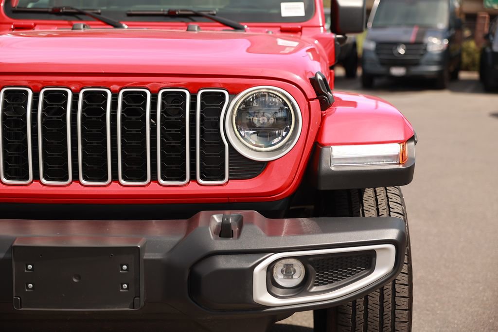 Used 2025 Jeep Wrangler Unlimited Sahara image 5