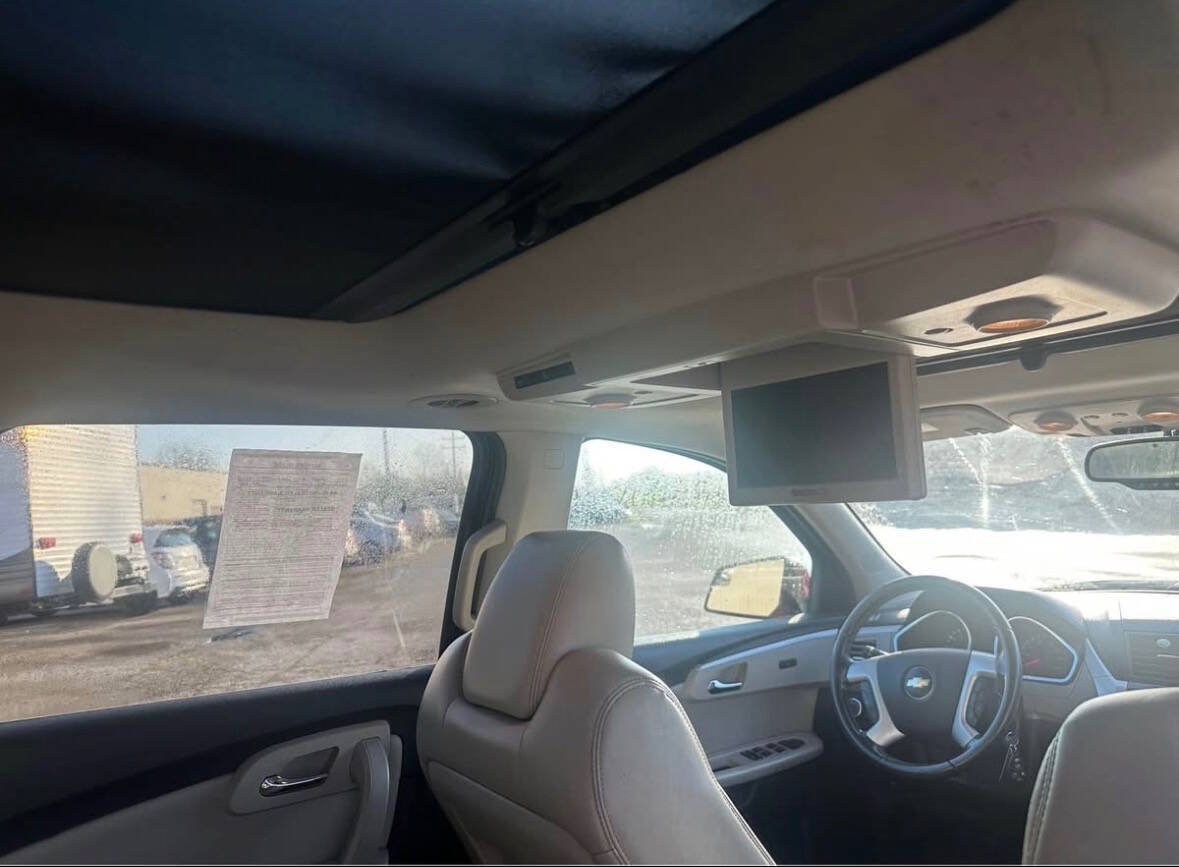Used 2010 Chevrolet Traverse LTZ AWD/4WD image 13