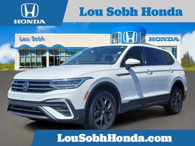 Used 2022 Volkswagen Tiguan SE image 1