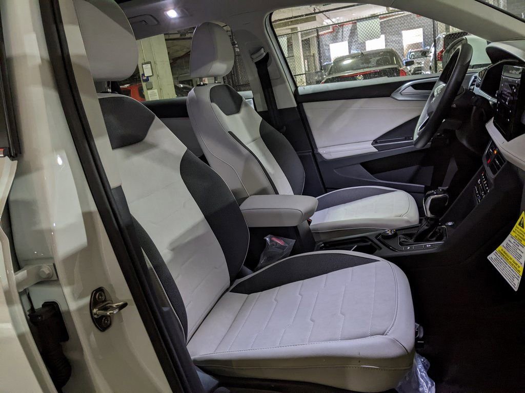 New 2025 Volkswagen Taos SE image 24