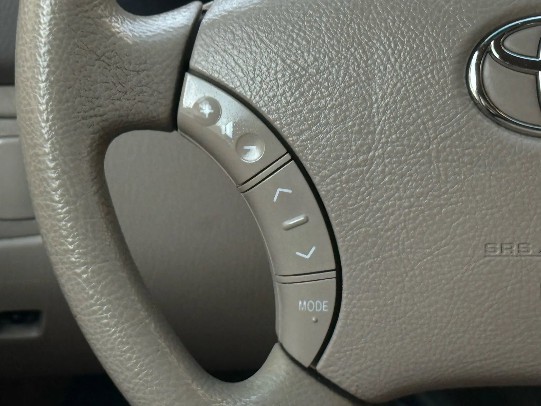 Used 2010 Toyota Sienna LE image 34