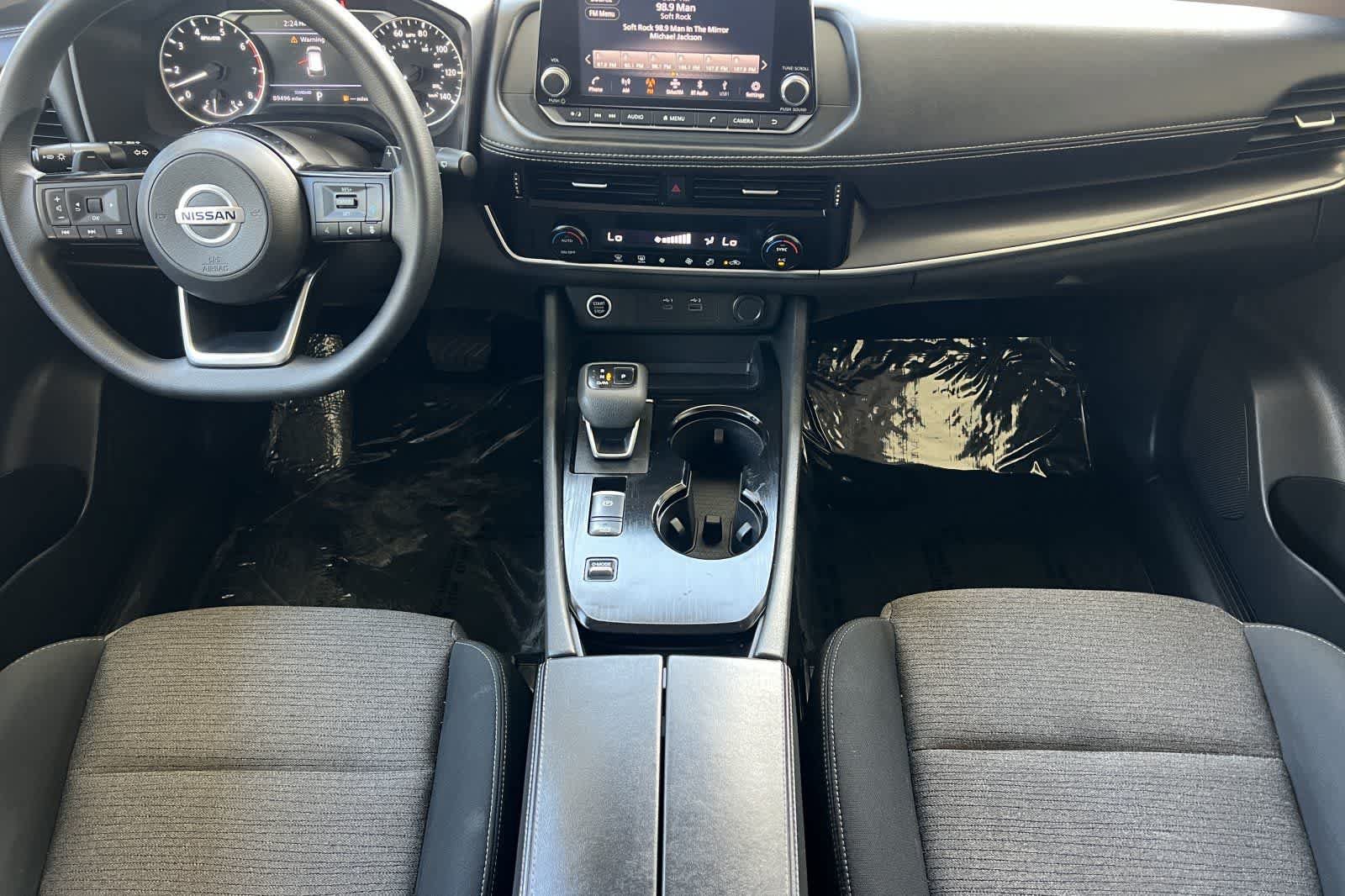 Used 2021 Nissan Rogue SV FWD image 4