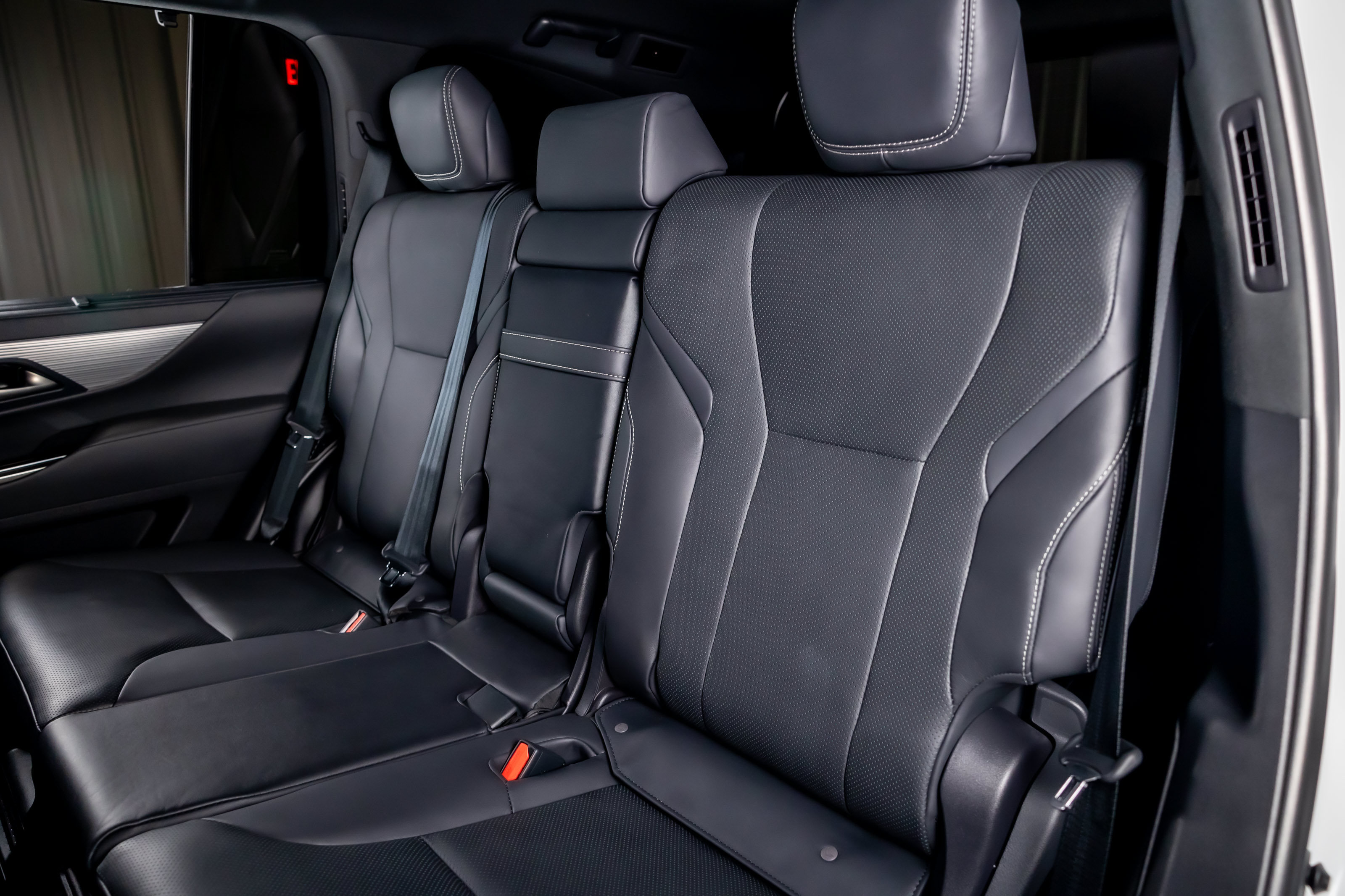 Used 2024 Lexus LX 600 F Sport AWD/4WD image 29
