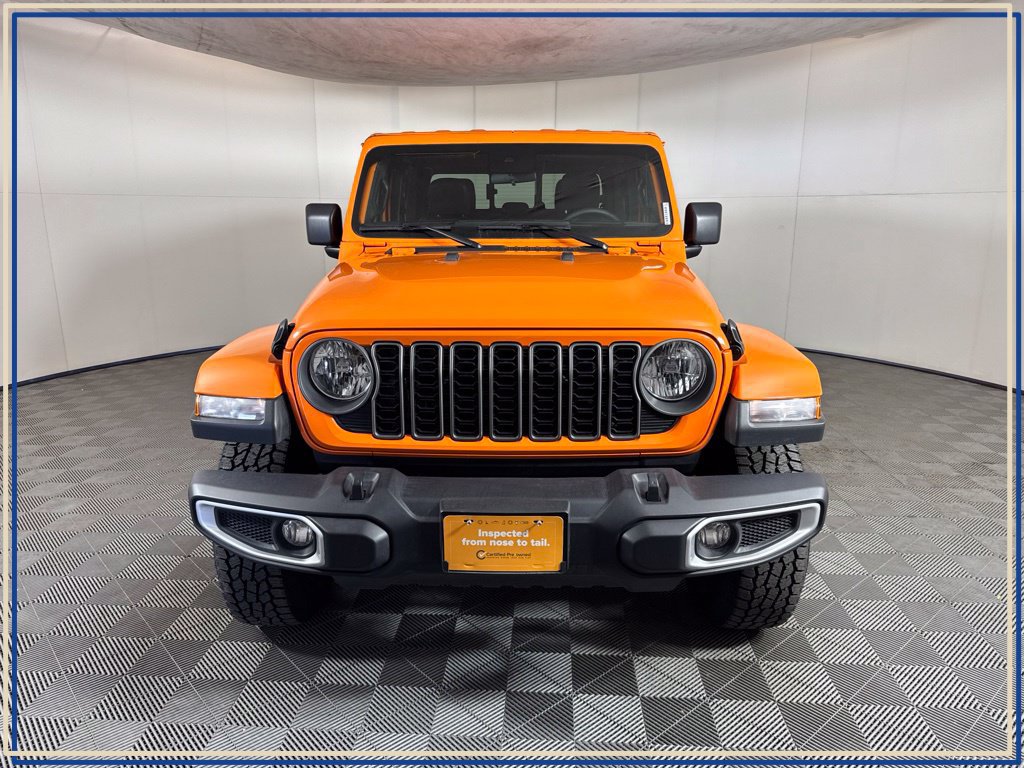 Certified 2025 Jeep Gladiator Overland AWD/4WD image 3