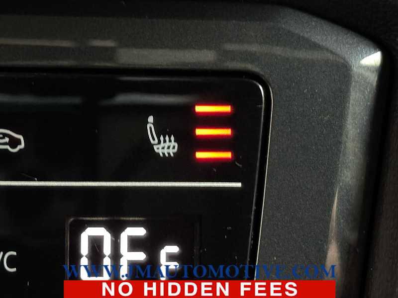 Used 2024 Volkswagen Tiguan SE image 39