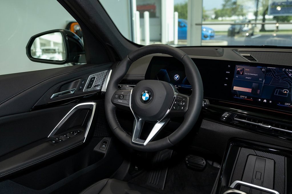 Used 2025 BMW X1 xDrive28i w/ Technology Package AWD/4WD image 39