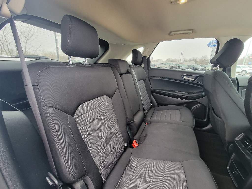Used 2020 Ford Edge SE image 30