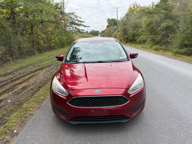 Used 2017 Ford Focus SE FWD image 2