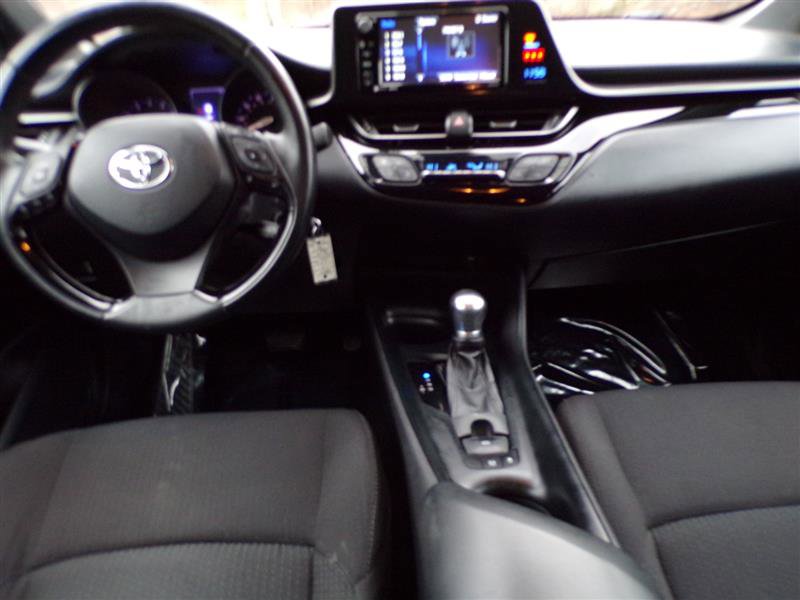 Used 2018 Toyota C-HR XLE image 30