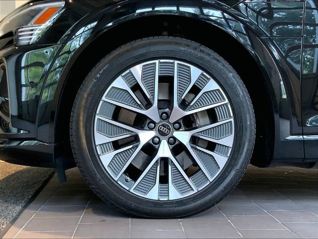 Certified 2024 Audi Q8 e-tron Prestige w/ Prestige Package AWD/4WD image 9