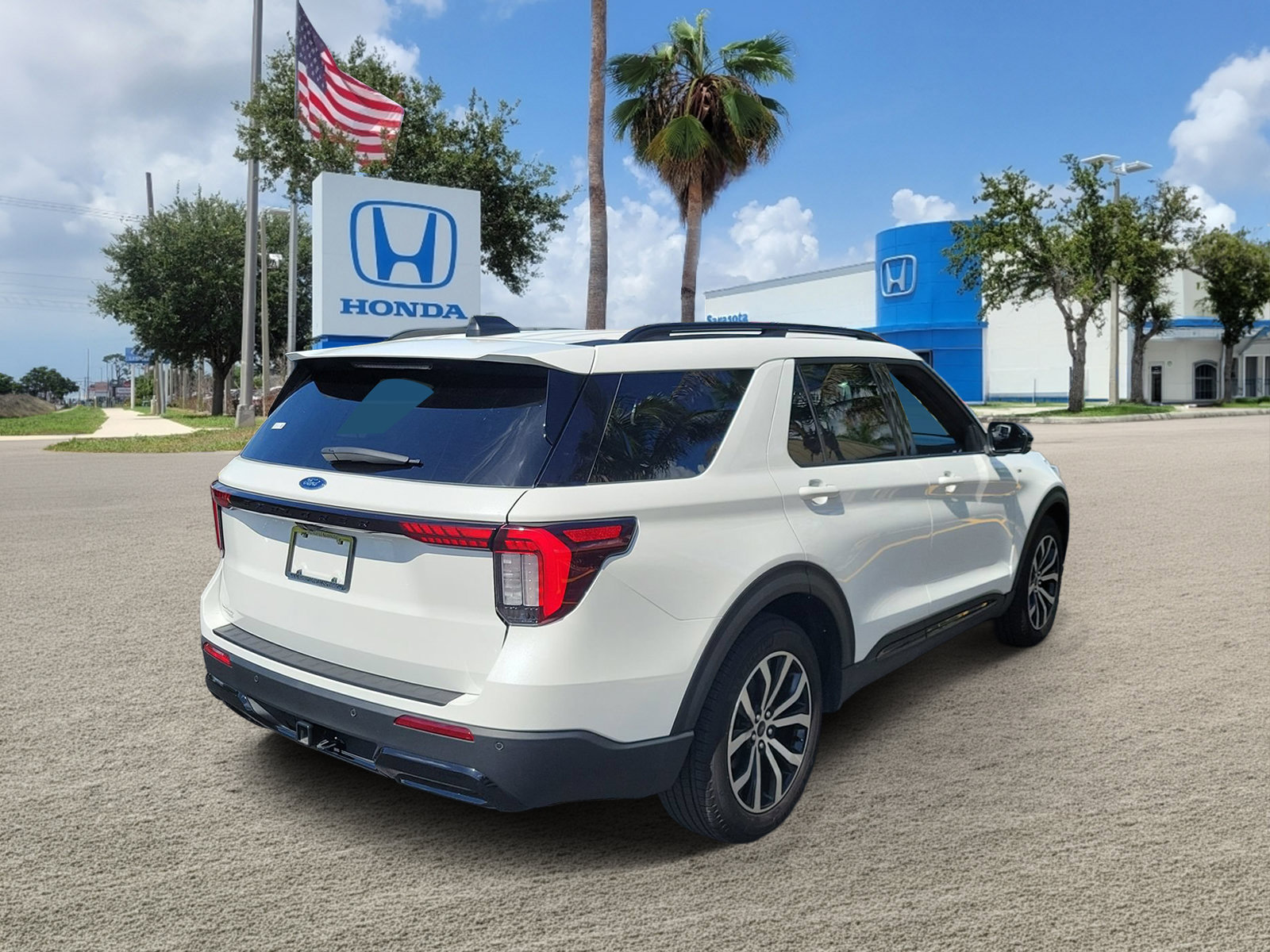 Used 2025 Ford Explorer ST-Line w/ Premium Package RWD image 5