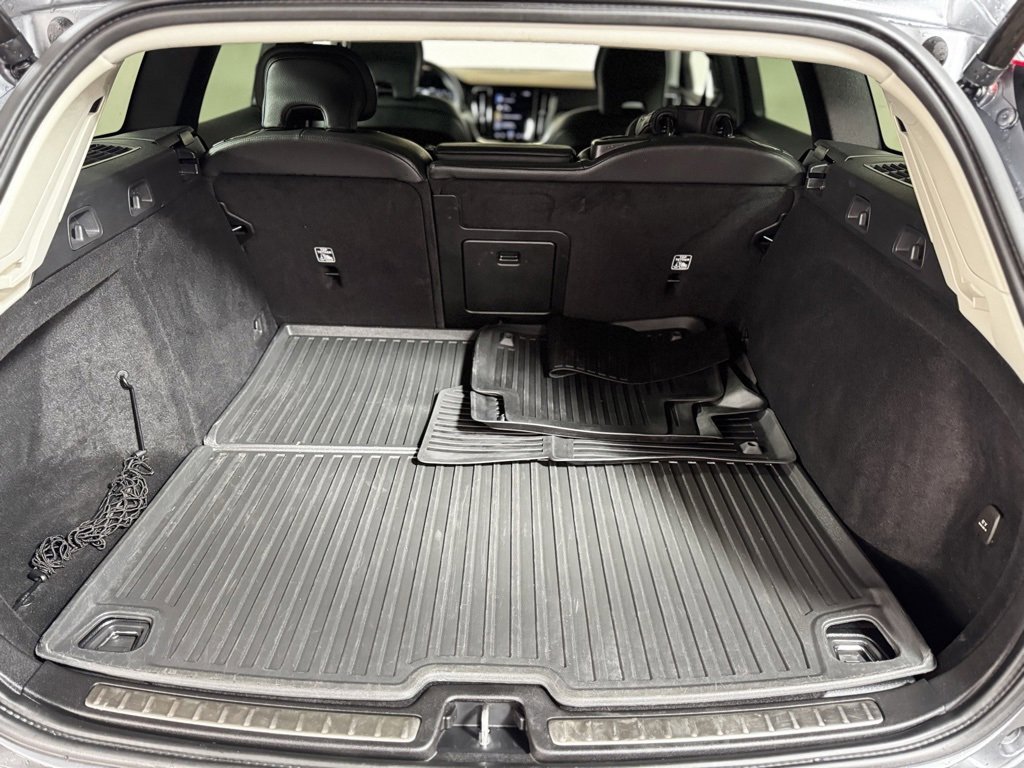 Used 2021 Volvo V60 T5 Cross Country w/ Climate Package image 4
