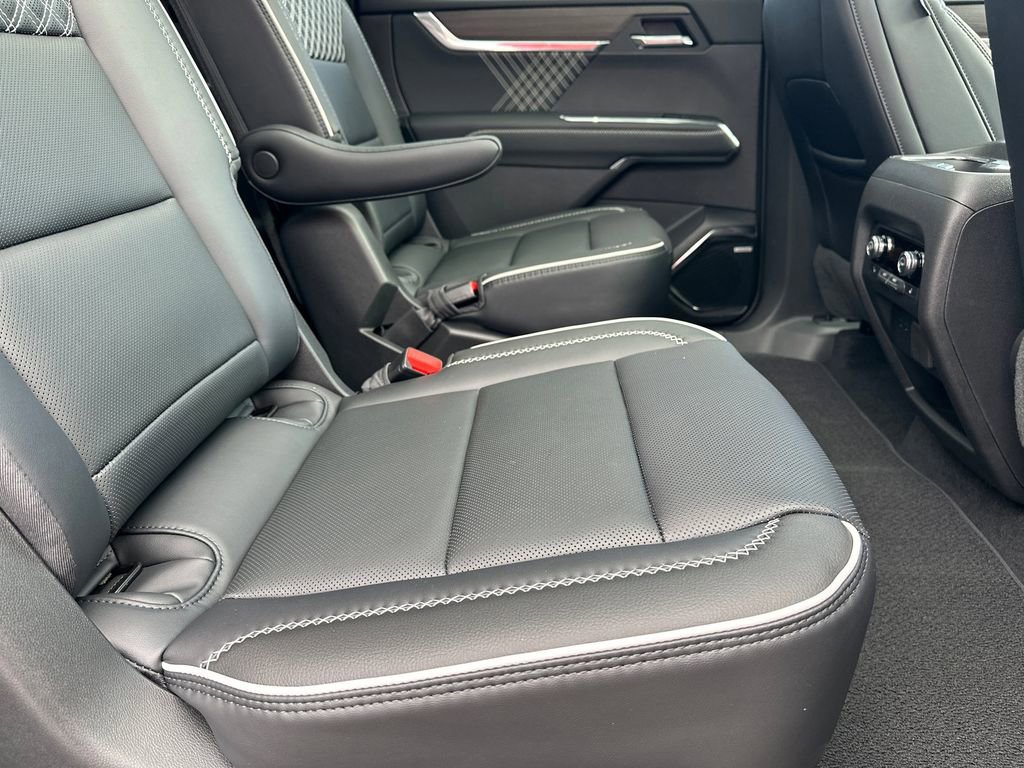 New 2026 GMC Acadia Denali w/ Super Cruise Package image 16