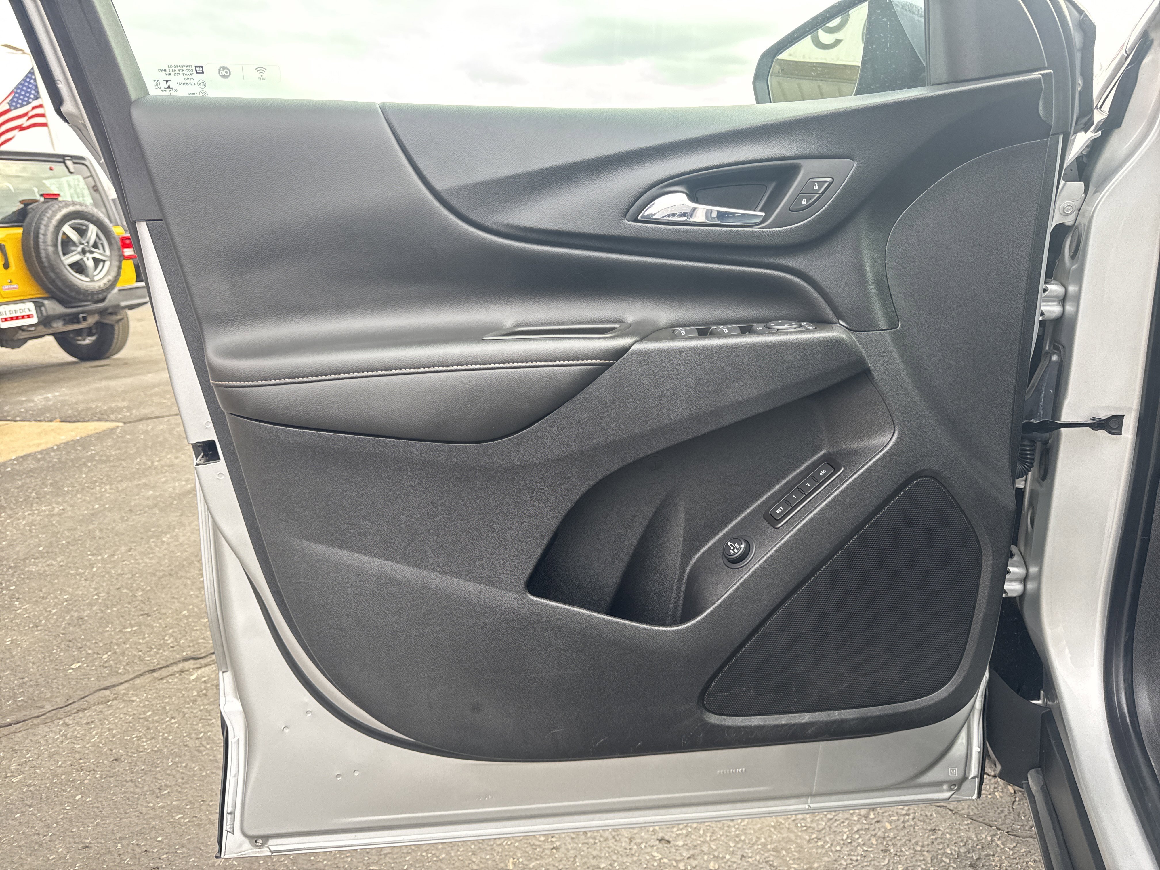 Used 2021 Chevrolet Equinox Premier AWD/4WD image 13