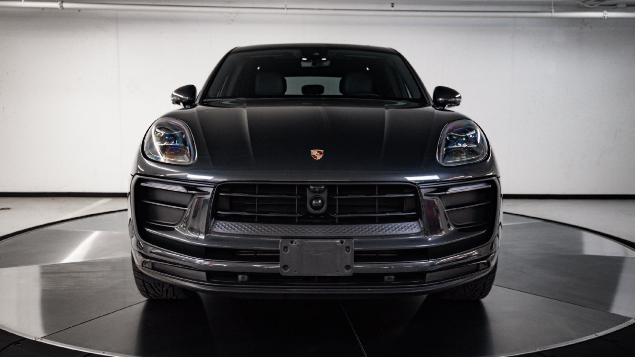 Certified 2023 Porsche Macan AWD/4WD image 10