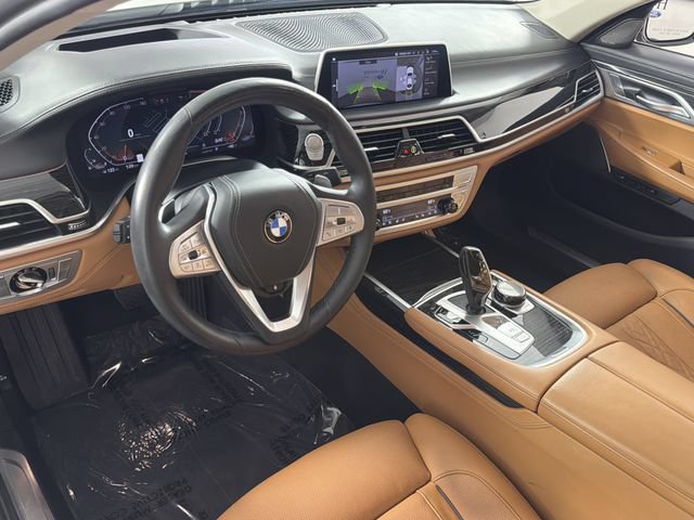 Used 2022 BMW 750i xDrive w/ Executive Package AWD/4WD image 2