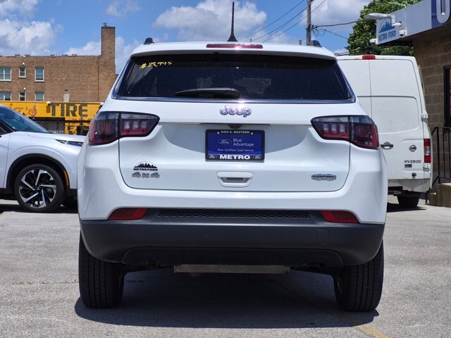 Used 2024 Jeep Compass Latitude AWD/4WD image 5