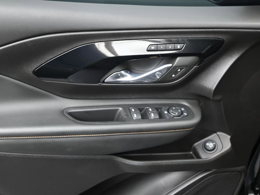 Used 2024 GMC Terrain AT4 w/ Tech Package AWD/4WD image 11