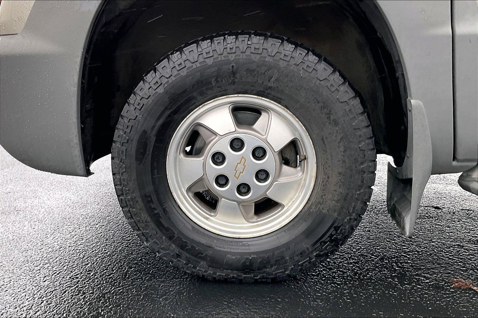 Used 2002 Chevrolet Avalanche 4x4 w/ Convenience Pkg image 8