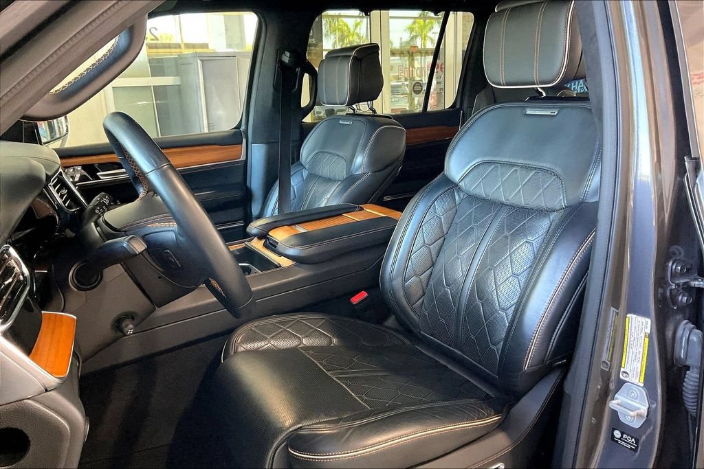 Used 2024 Jeep Grand Wagoneer L Series III AWD/4WD image 3