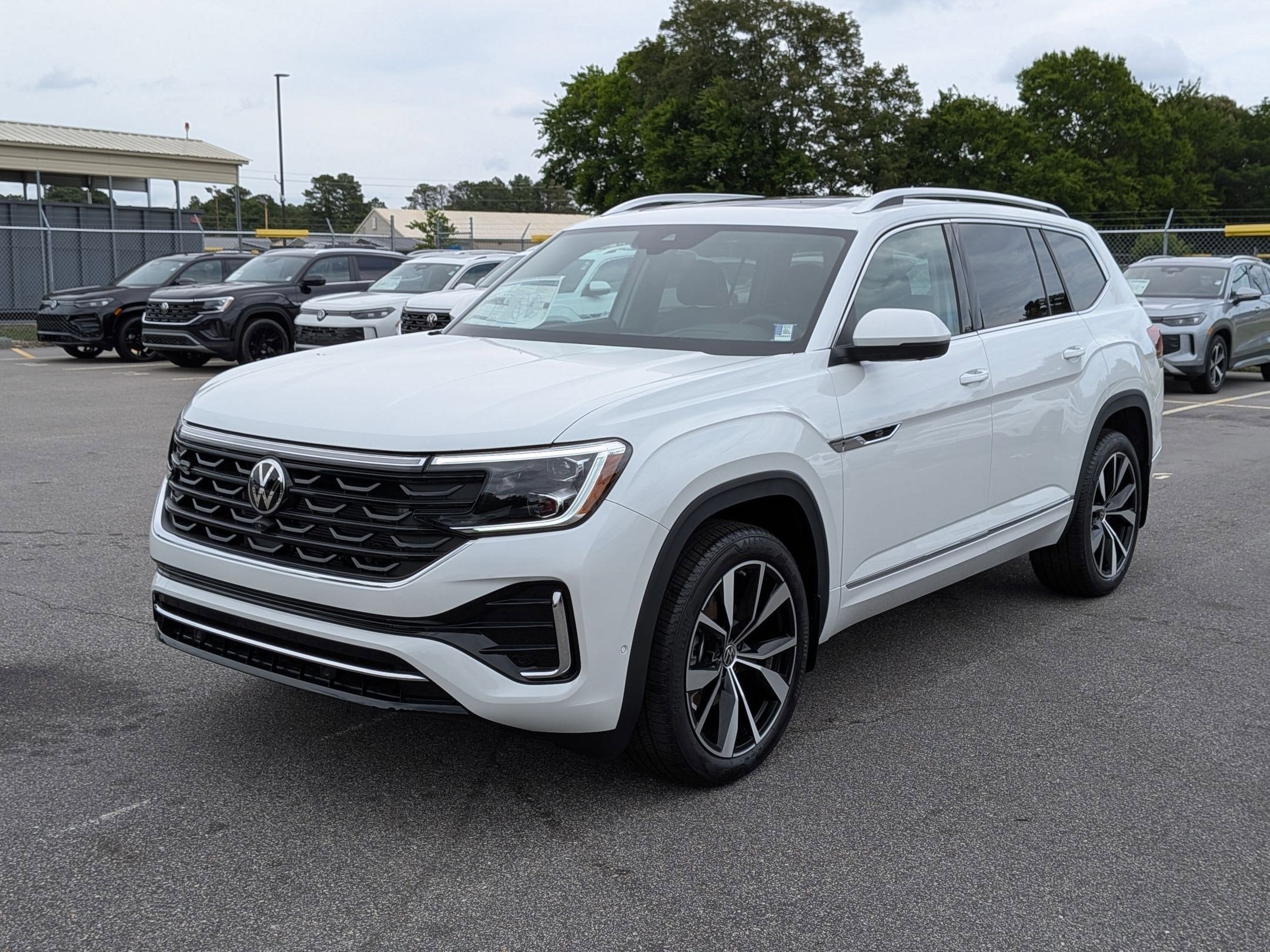 New 2026 Volkswagen Atlas SEL Premium R-Line AWD/4WD image 7