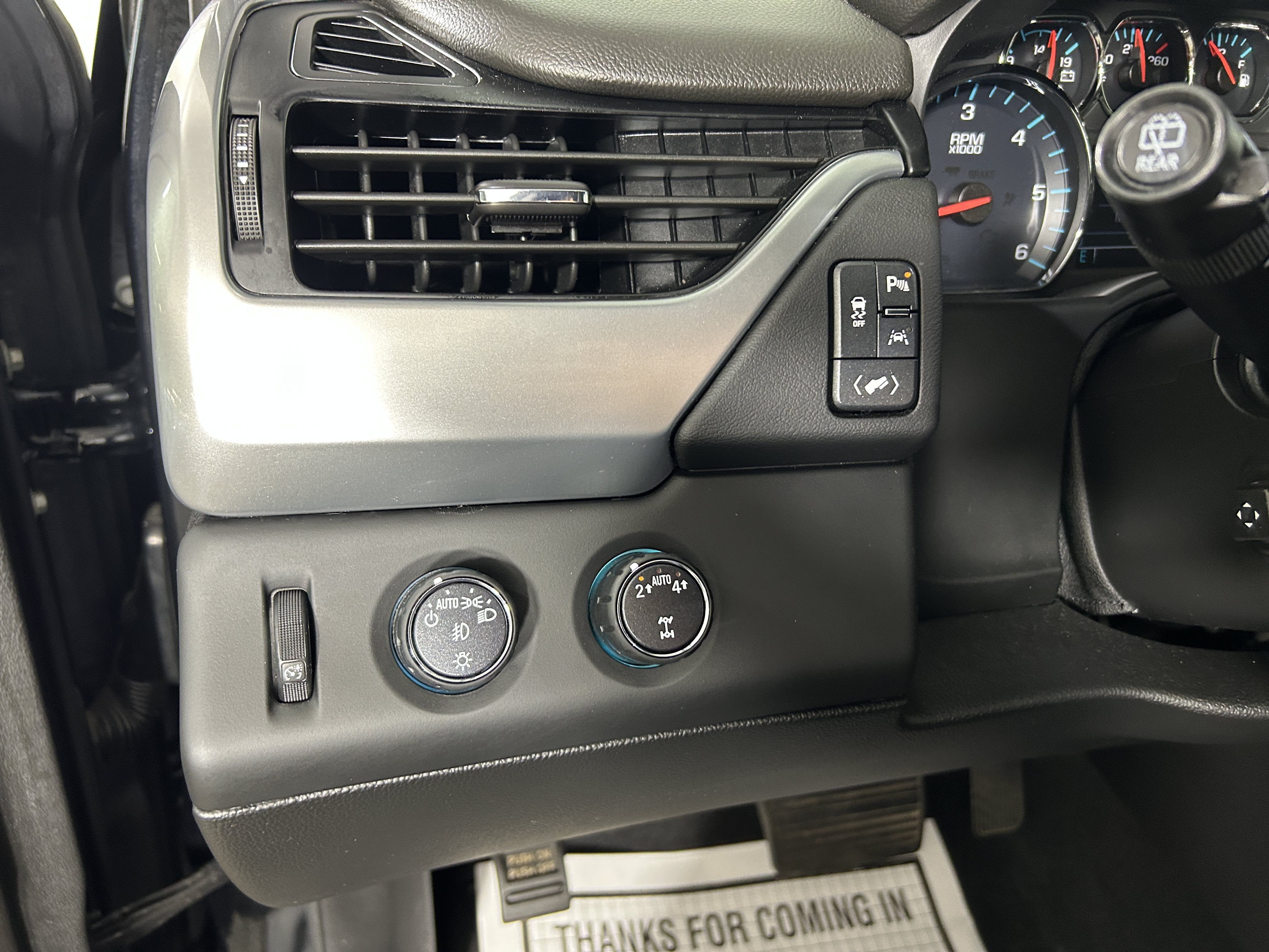 Used 2020 Chevrolet Suburban LT w/ Luxury Package AWD/4WD image 14