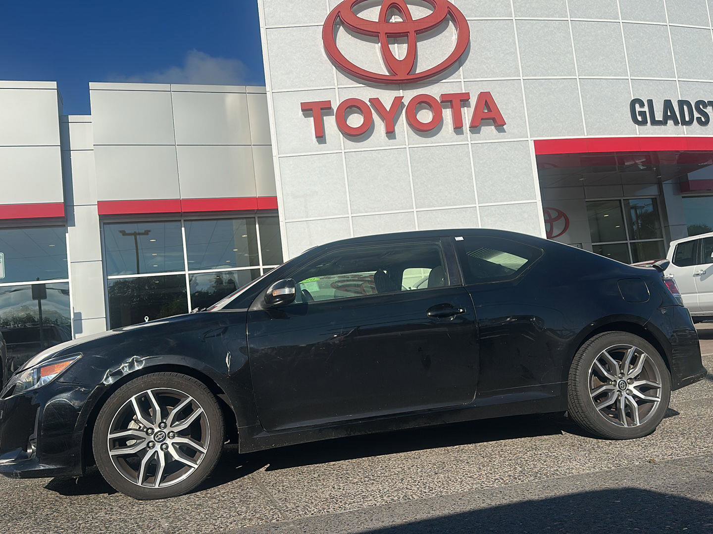 Used 2014 Scion tC FWD image 2
