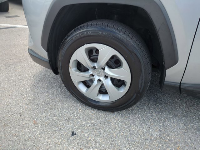 Used 2021 Toyota RAV4 LE FWD image 22