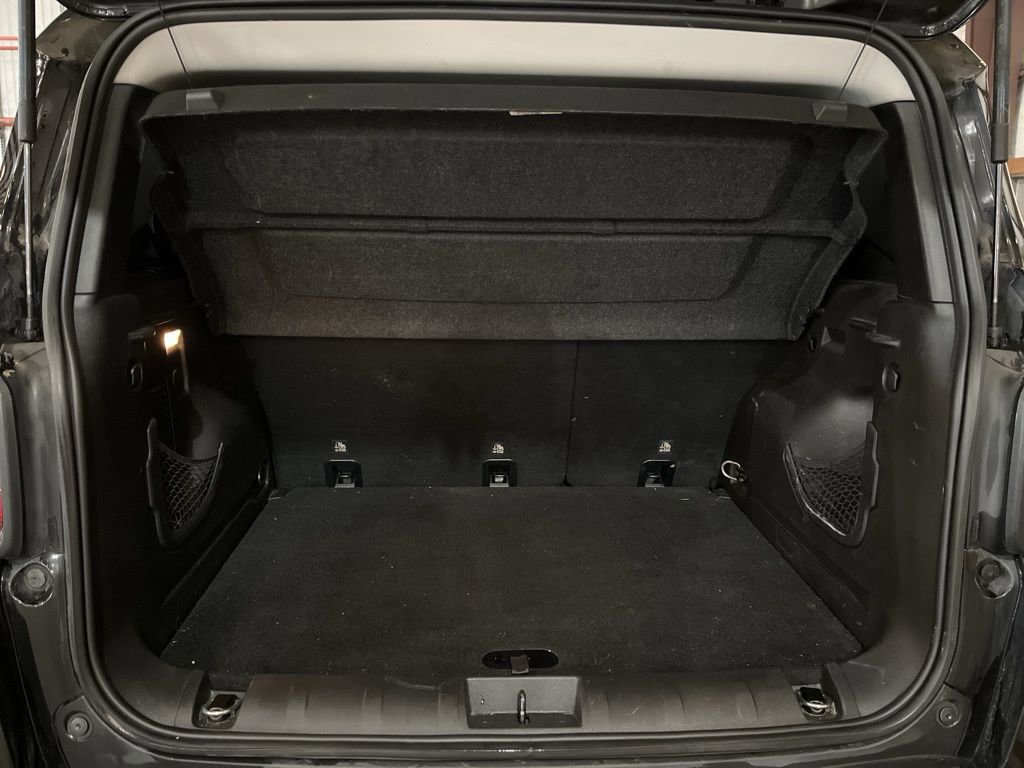 Used 2018 Jeep Renegade Altitude w/ UConnect 8.4 Nav Group FWD image 13