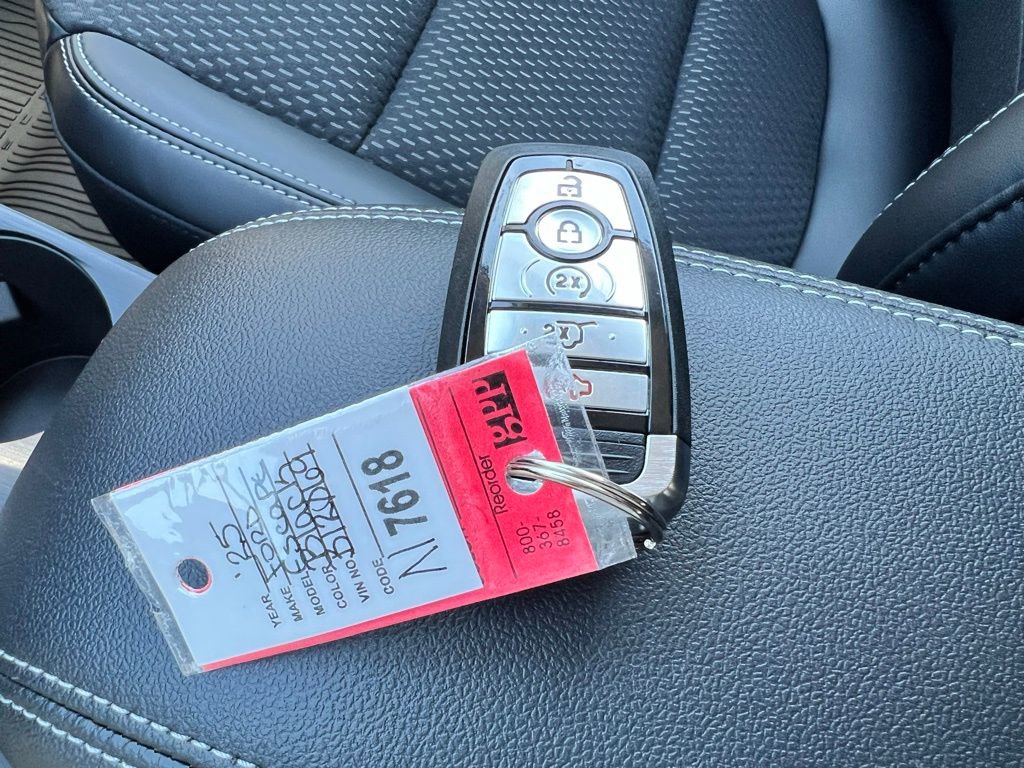 New 2025 Ford Escape SE image 45