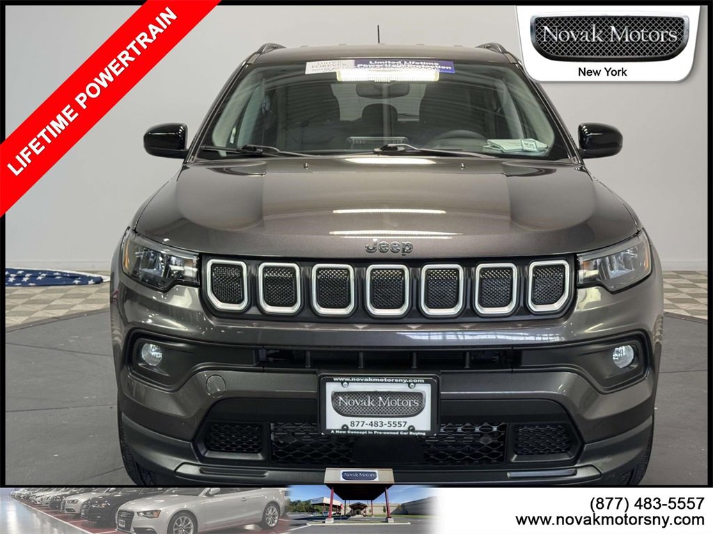 Used 2022 Jeep Compass Latitude image 2